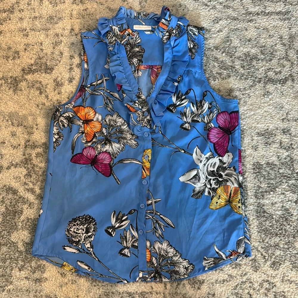 Floral Sleeveless Button Down Blouse